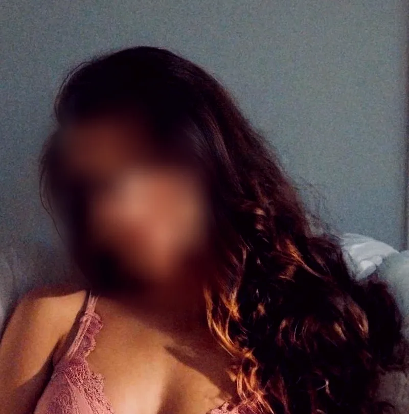 Corinna, 25