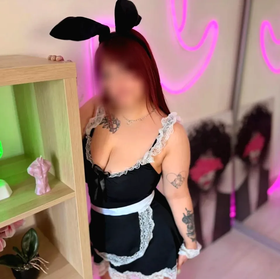 Eva, 22