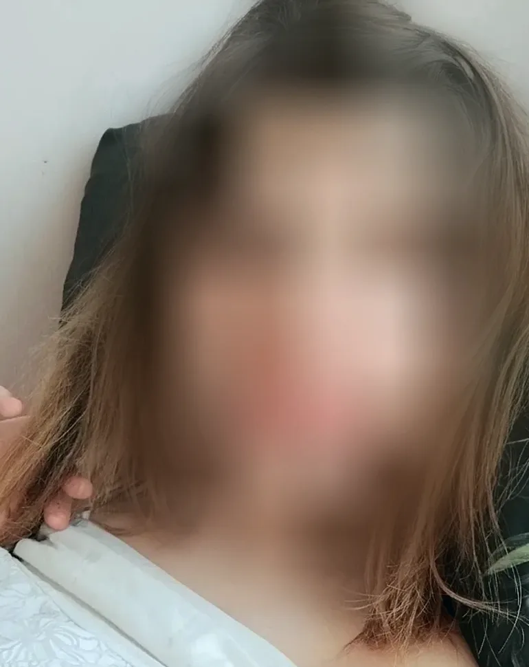 Fiona, 28