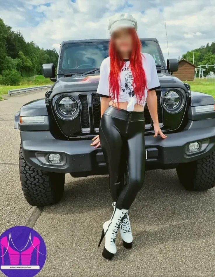 Greta, 24