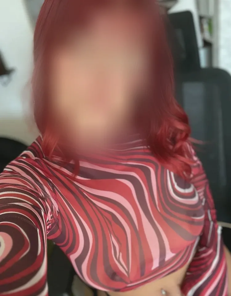 Sina, 26