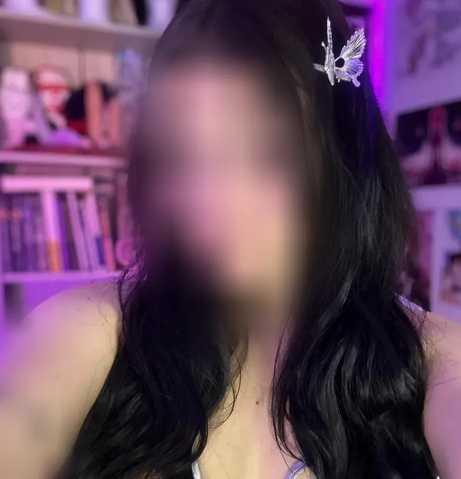 Stefanie, 26