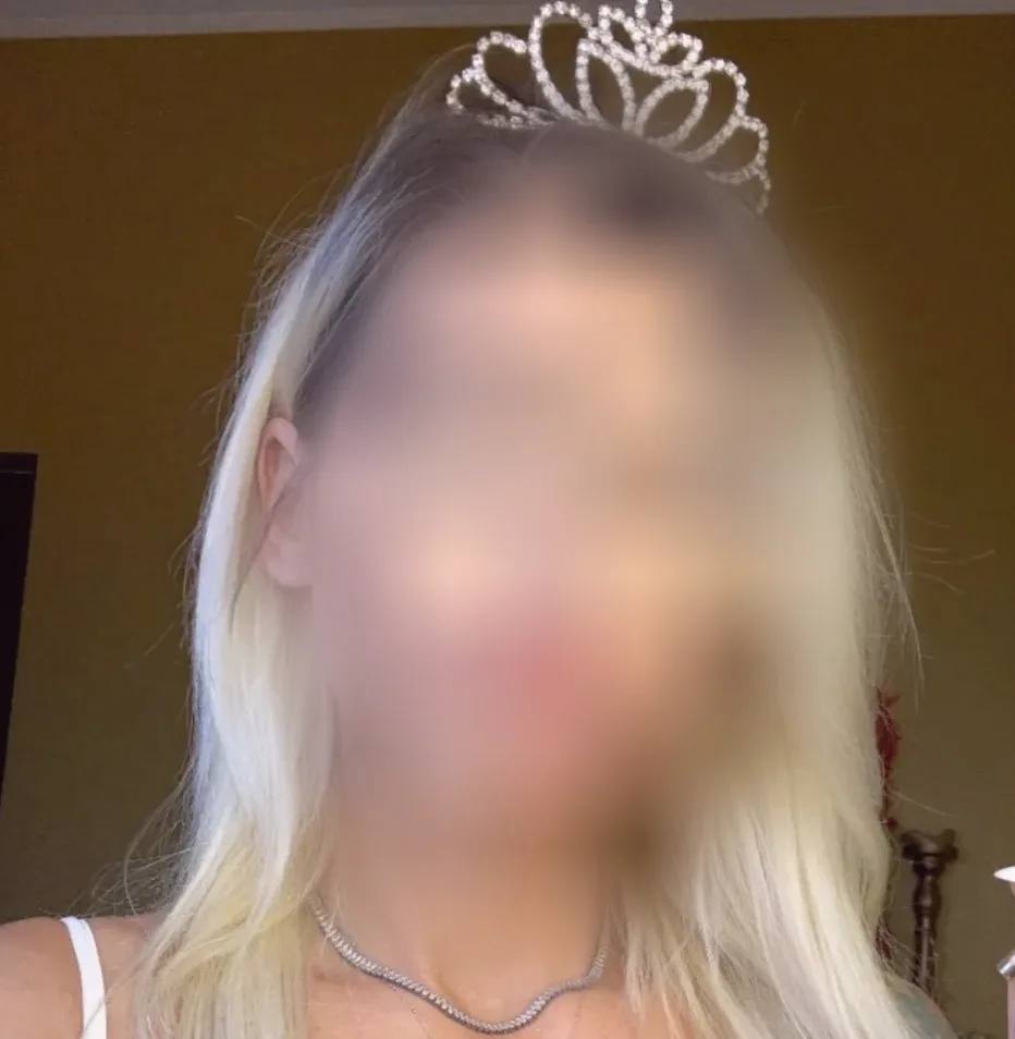 Thea, 35